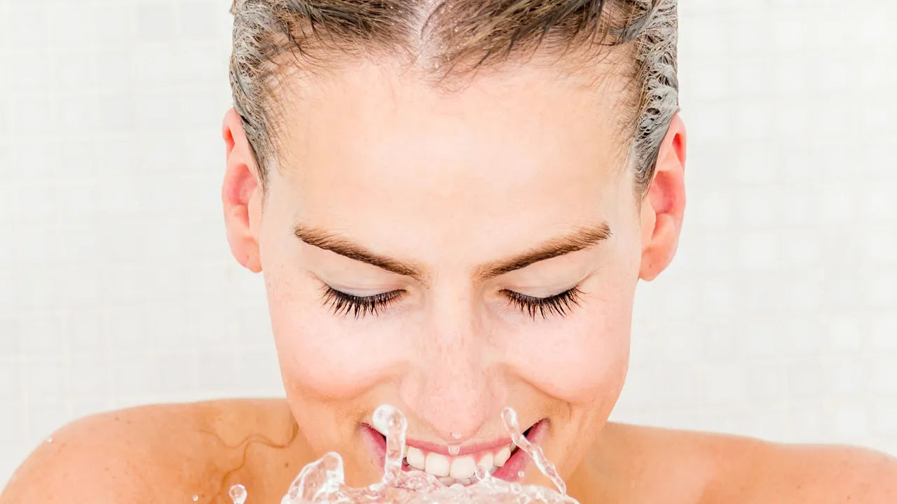 Hydration and Redness Control: The Importance of Moisture in Soothing Redness-Prone Skin