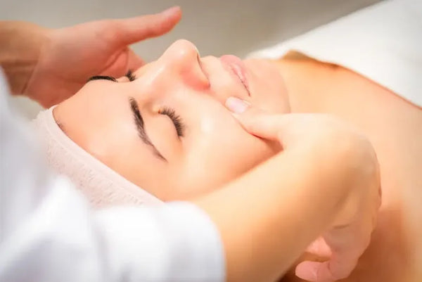 Incorporating Facial Massage Techniques for Redness Relief: Gentle Methods to Soothe and Improve Circulation