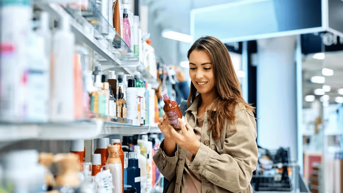 Navigating Skincare Product Labels for Redness: Deciphering Ingredients